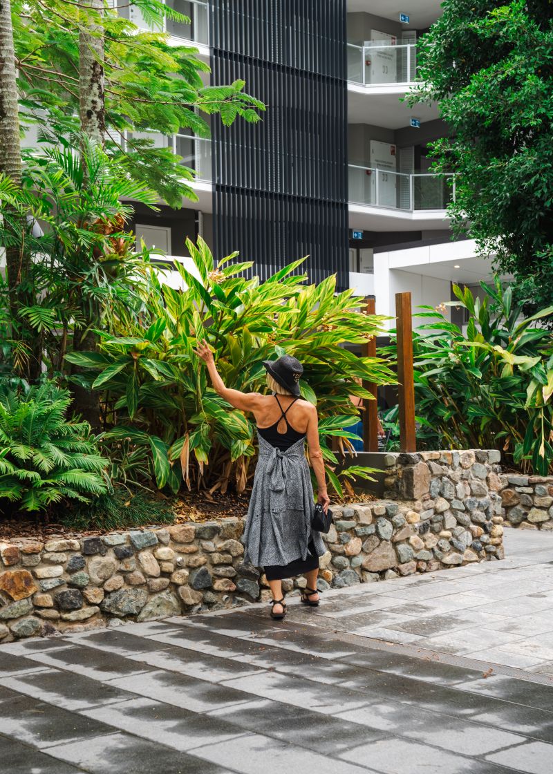 The Lilli Shirt Dress: White/Black Leaf Print - Silk / Viscose